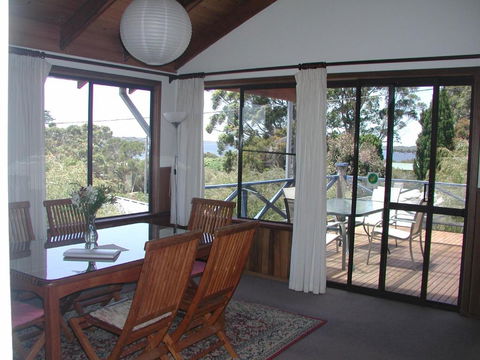 Rainbow House - Southport Accommodation 1
