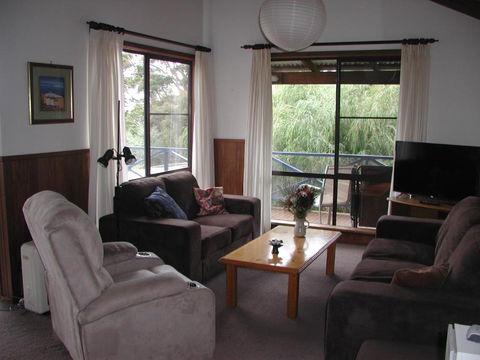 Rainbow House - Southport Accommodation 2