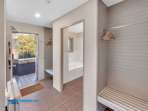 Ramshead Creek 1 - Southport Accommodation 1
