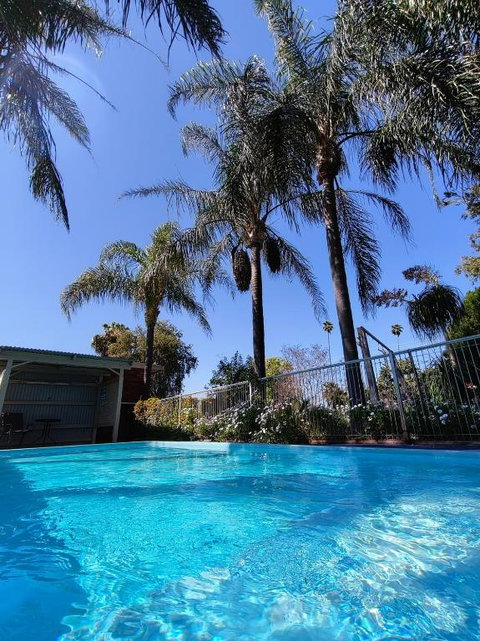 Red Chief Motel - Accommodation Southport 1