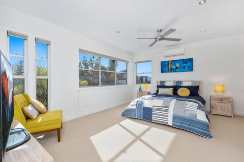 Augusta House - Accommodation Southport 2