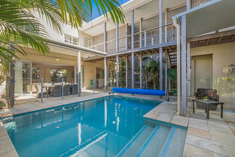 Augusta House - Accommodation Southport 0