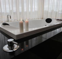 Aurora Cottages Bush Retreat - Southport Accommodation