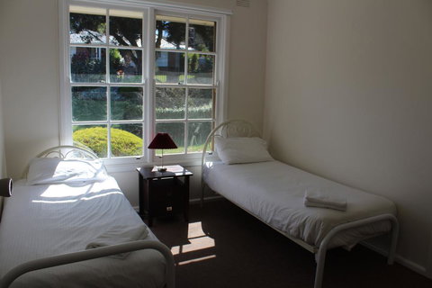 Australian Home Away @ Doncaster Grange Park - Accommodation Southport 2