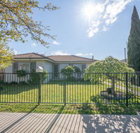 Autumn St - Trendy East Orange - Near CBD - Southport Accommodation