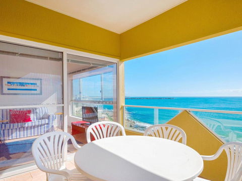 Avalon 4 - Right Across The Road From Convent Beach - Uninterrupted Views - Southport Accommodation 0
