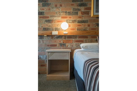 Avoca Beach Hotel - Accommodation Southport 1