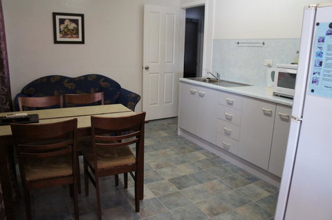 Ayrline Motel - Accommodation Southport 1