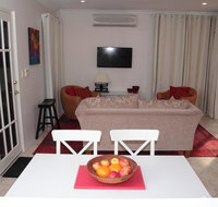 Azalea Villa - Close to the City of Perth - Accommodation Southport