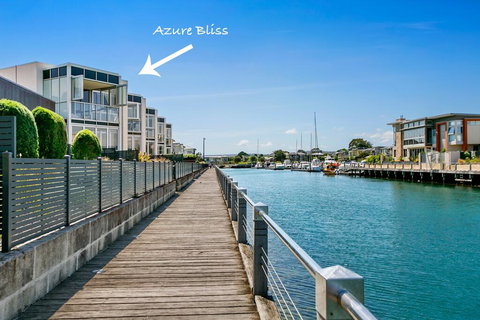 Azure Bliss Family Escape Opposite Beach With Heated Pool Access - Accommodation Southport 1