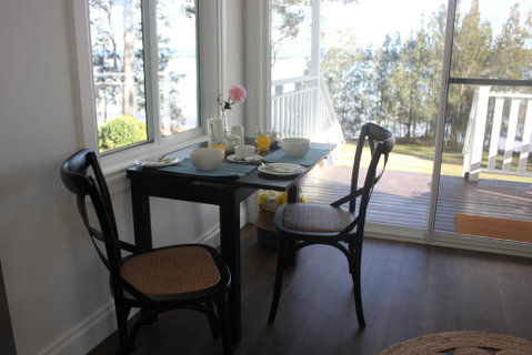 B & B On The Water - Southport Accommodation 2