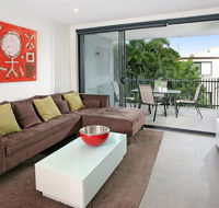 Back of the Block Bulimba - Executive 3BR Bulimba apartment with leafy outlook - Southport Accommodation