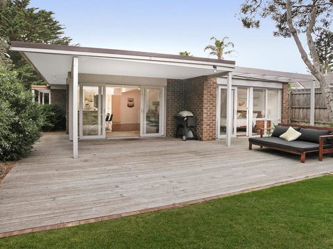 Backyard Bliss - Southport Accommodation 1
