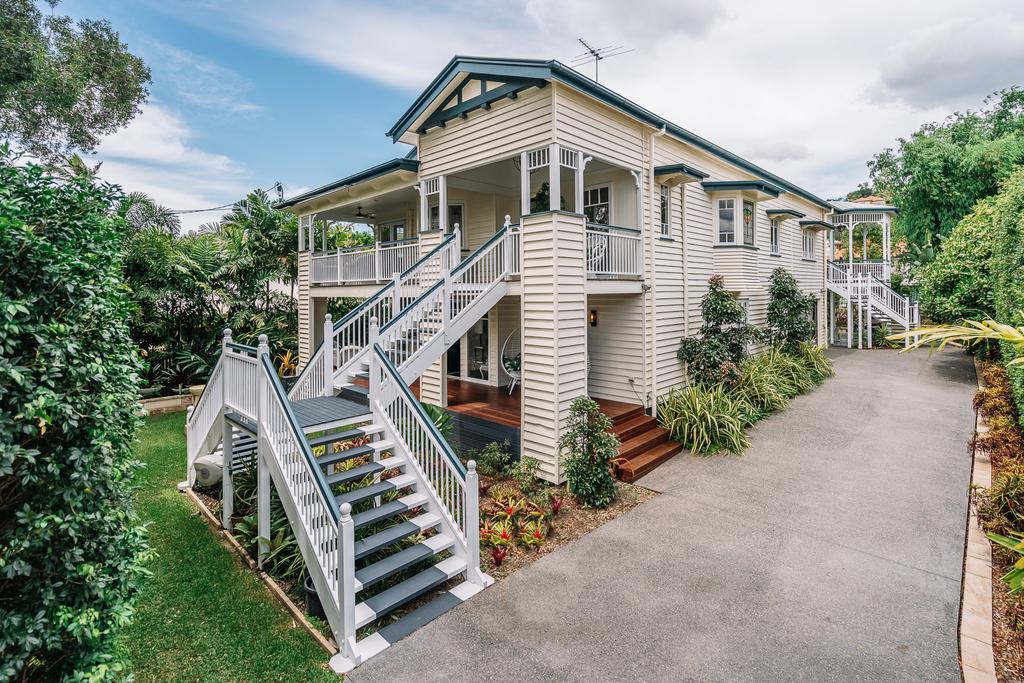 Balmoral QLD Southport Accommodation