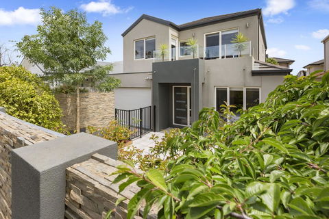 BANGALOW - MORNINGTON - Southport Accommodation 0