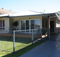 BANYANDAH 557 Ocean Drive NH - Southport Accommodation