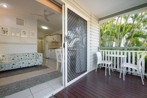 Barney Beach Accommodation - Southport Accommodation 3