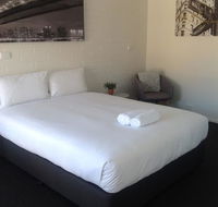 Bass and Flinders Motor Inn - Southport Accommodation