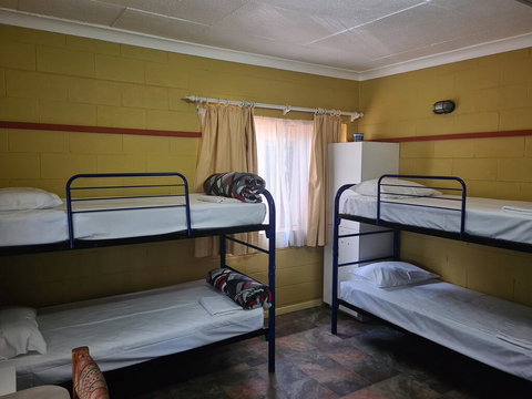 Bateman Bay Holiday Park & Batemans Bay YHA - Accommodation Southport 2