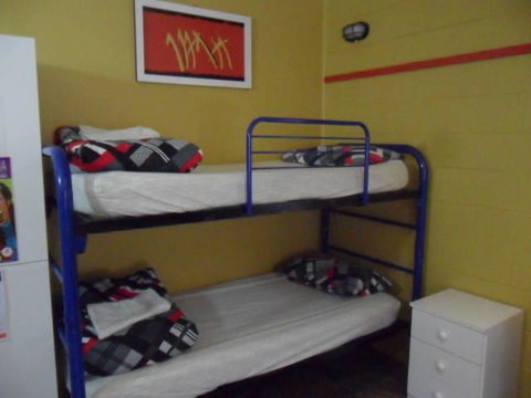 Bateman Bay Holiday Park & Batemans Bay YHA - Accommodation Southport 3