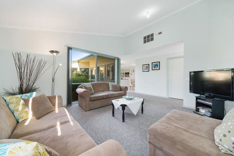 Bay Beach Beauty - Southport Accommodation 3