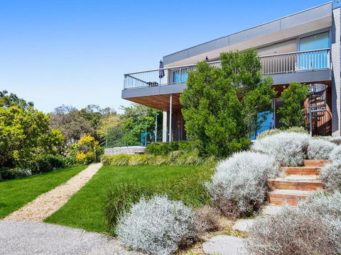 Bay Vista - Amazing Bay Views With The Beach At Your Doorstop! - Southport Accommodation 3