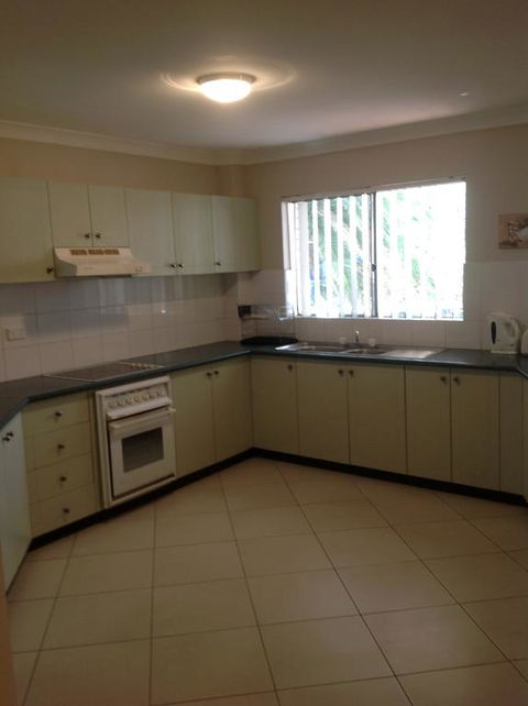 Bayview, Unit 6 - The Entrance, NSW - Southport Accommodation 3