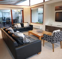 Beach Haven - Southport Accommodation