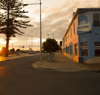 Beach Hotel - Southport Accommodation