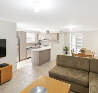 Beach Resort Chalet - Southport Accommodation