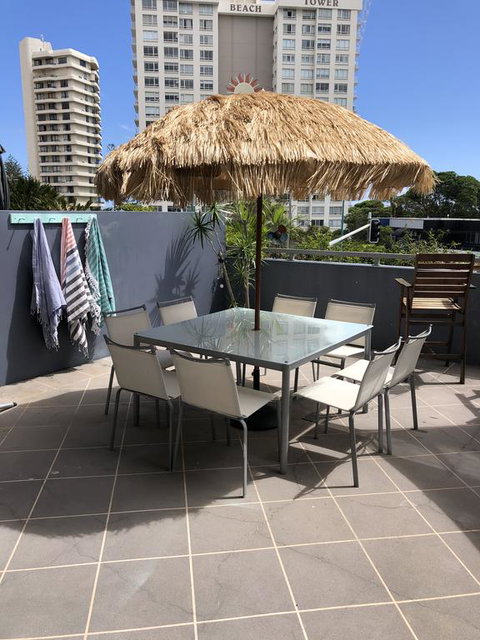 Beach Side Ocean Burleigh Heads 3 Bedroom Family Accomodation - Accommodation Southport 1