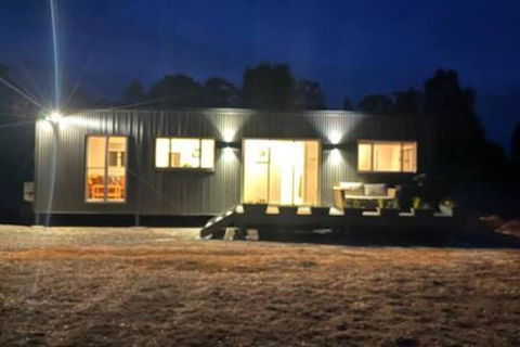Redman View Luxury Lakeside Cabin - Southport Accommodation 0