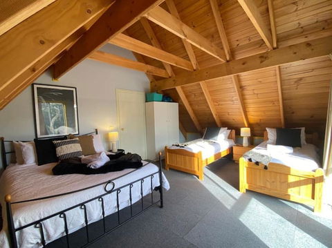 Reel & Relax: 3BR Beach House - Fish, Swim, Surf - Southport Accommodation 3