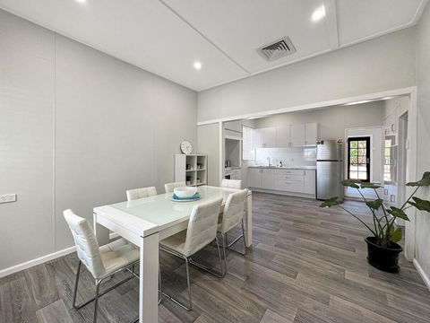Relax At Gossan - Southport Accommodation 0