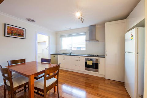 Rent Melbourne - Southport Accommodation 0