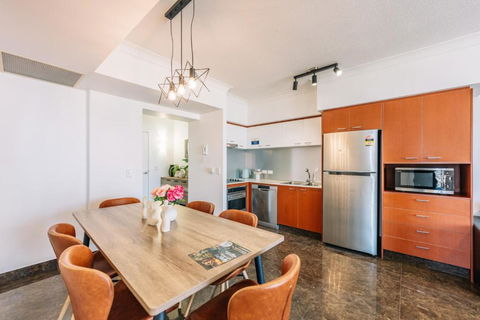 Resort Style Chevron Apartments Surfers Paradise By Gold Coast Travels - Southport Accommodation 3