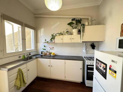 Retro Apt 6 Mins To Victoria Quay - Accommodation Southport 1