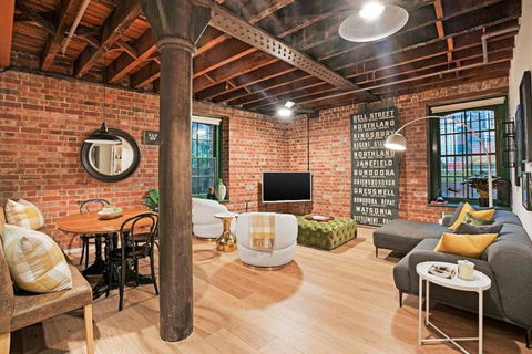 Retro Meets Industrial At Heritage Bond Store - Southport Accommodation 0