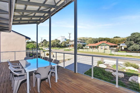 Riversea Goolwa Beach House - Accommodation Southport 0