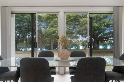 Riverside Serenity - Southport Accommodation 0
