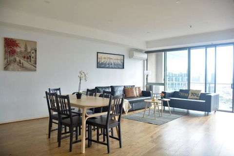 RiverView Spacious 3BR2Bath2Car WifiPoolGym Crown - Southport Accommodation 3