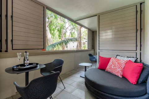 Rose At Temple Palm Cove - A Poolside Paradise - Southport Accommodation 2