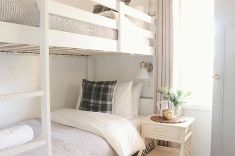 Rustic Chic 200 Metres From CBD - Accommodation Southport 1