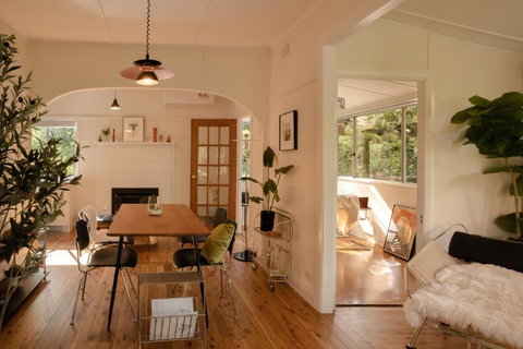 Romantic Garden Cottage With Home Cinema - Accommodation Southport 1