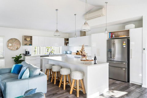 Ryze N Shine I Private Properties - Accommodation Southport 3