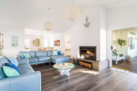 Ryze N Shine I Private Properties - Accommodation Southport 1