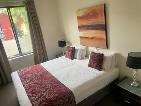 RNR Sturt Holiday Home - Southport Accommodation 3