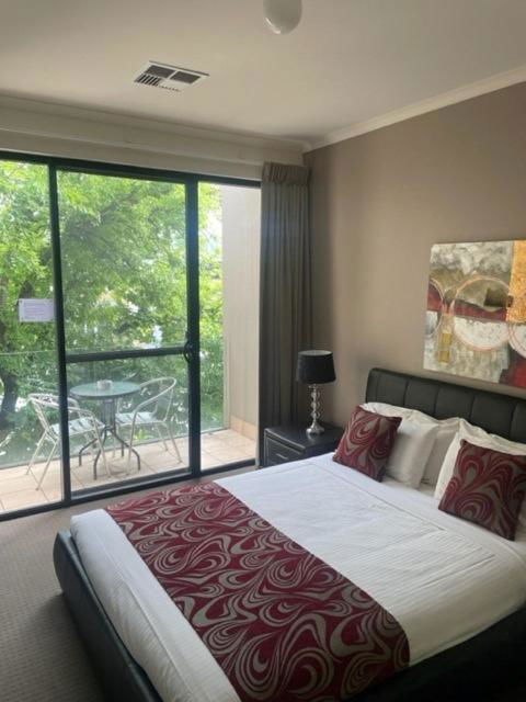 RNR Sturt Holiday Home - Southport Accommodation 0