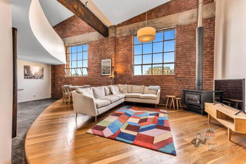 Rooftop Warehouse In Fitzroy - Southport Accommodation 0