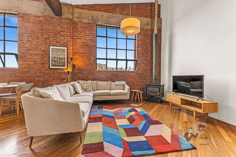 Rooftop Warehouse In Fitzroy - Southport Accommodation 3